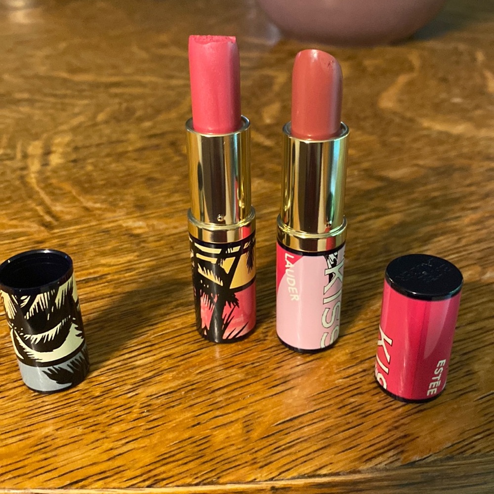 2 new Estée Lauder lipsticks